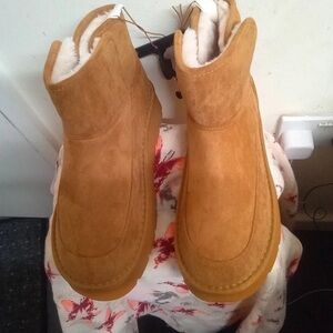 Lady Noiz Tan Winter Boots